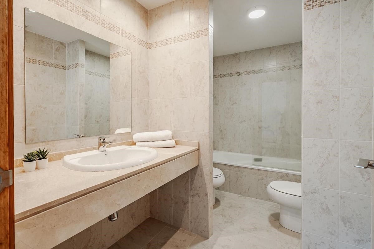 2 sypialnia Apartament na sprzedaż w Estepona z garażem - 349 000 € (Ref: 9632891)