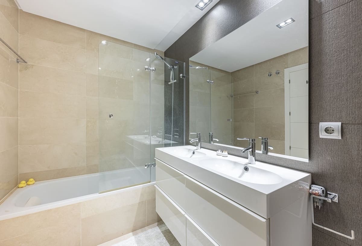 2 chambre Penthouse à vendre à Benahavis avec garage - 680 000 € (Ref: 9632894)