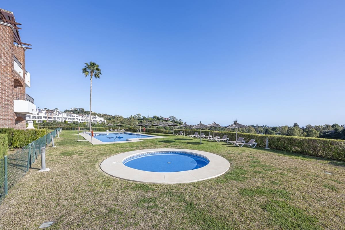 2 chambre Penthouse à vendre à Benahavis avec garage - 680 000 € (Ref: 9632894)