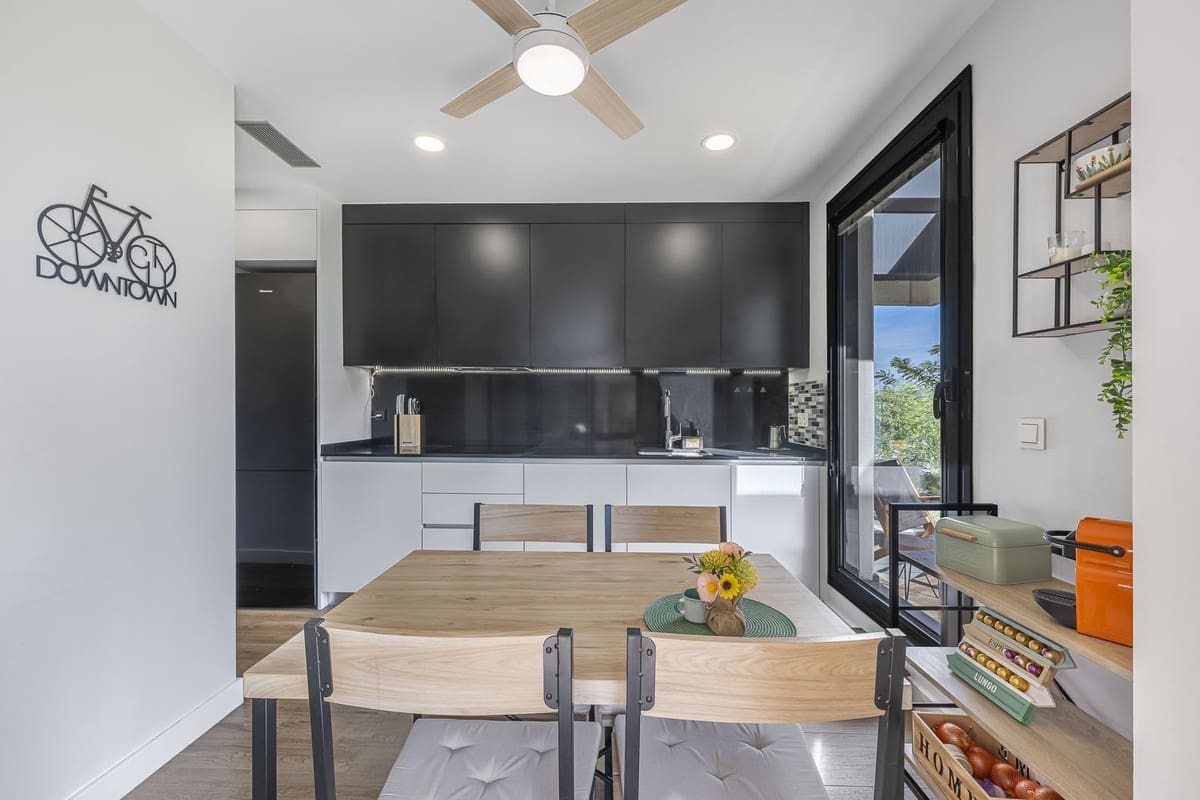 Apartamento de 3 habitaciones en Málaga ciudad en venta - 680.000 € (Ref: 9632895)