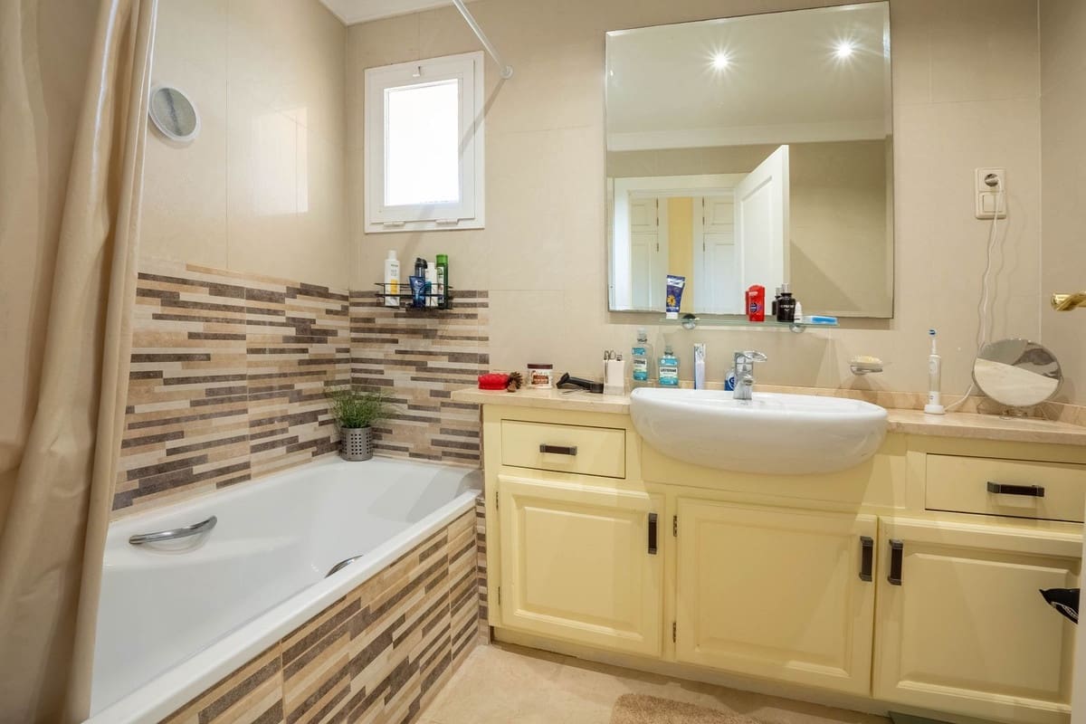 2 bedroom Apartment for sale in La Cala Hills with garage - € 325,000 (Ref: 9632898)