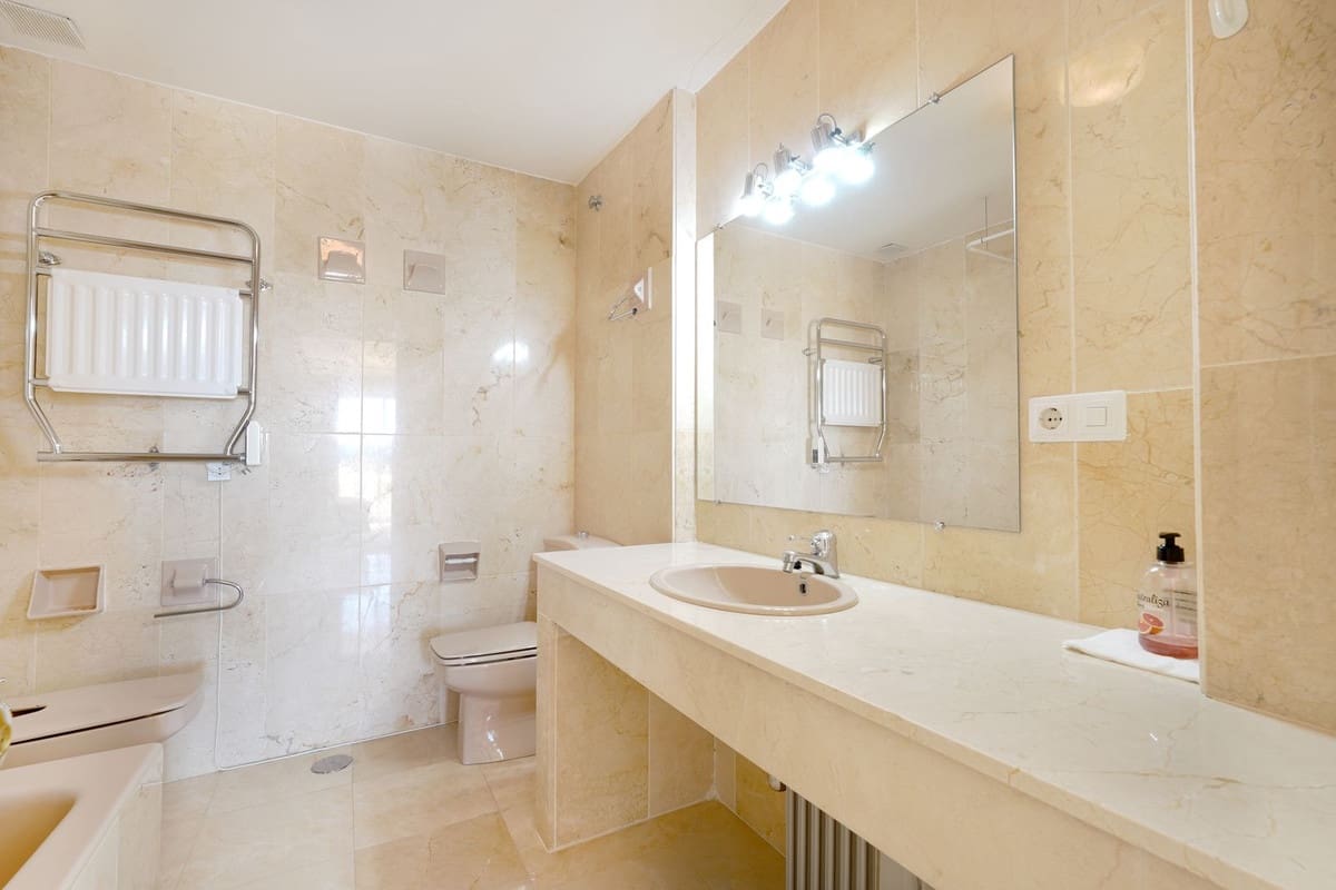 2 chambre Appartement à vendre à Guadalmina avec garage - 565 000 € (Ref: 9636181)