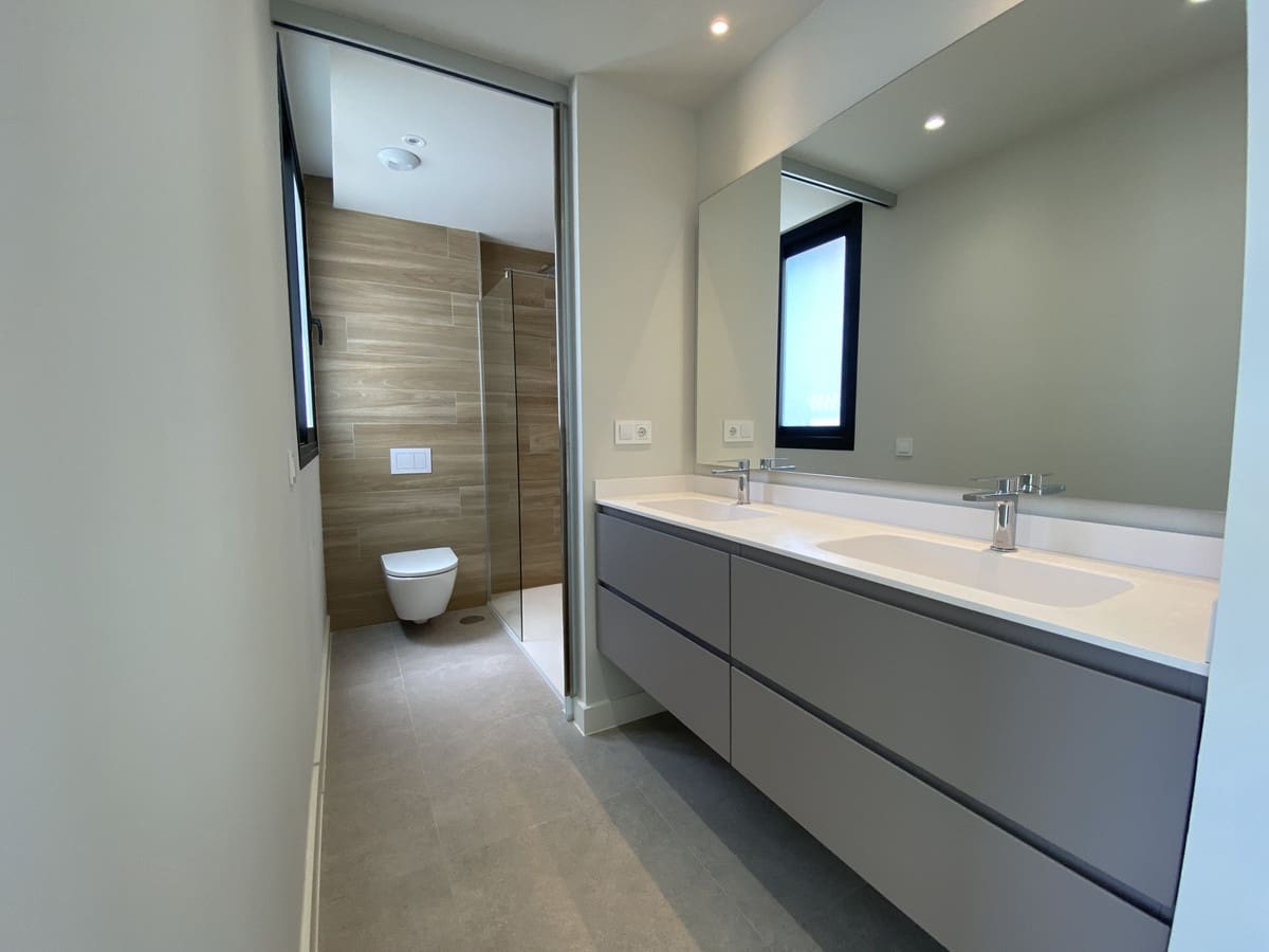 Ático de 3 habitaciones en Estepona en venta - 675.000 € (Ref: 9636186)