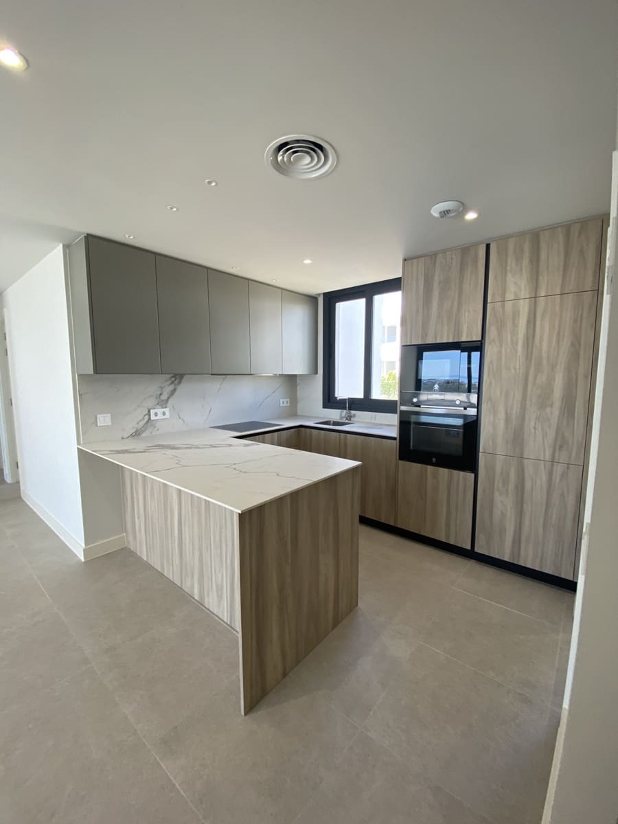 Ático de 3 habitaciones en Estepona en venta - 675.000 € (Ref: 9636186)