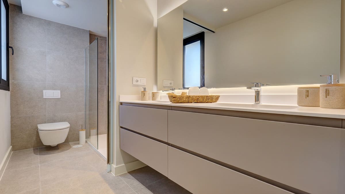 Ático de 3 habitaciones en Estepona en venta - 675.000 € (Ref: 9636186)