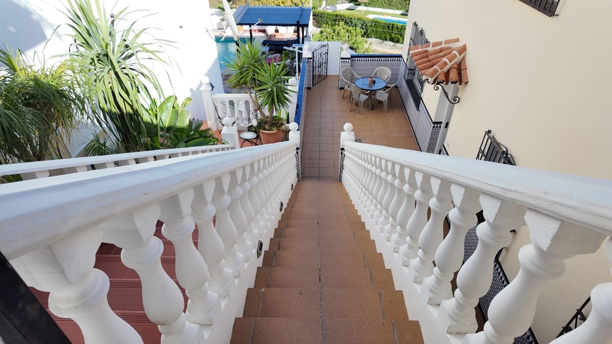 9 quarto Casa em Banda para venda em Fuengirola - 875 000 € (Ref: 9636187)