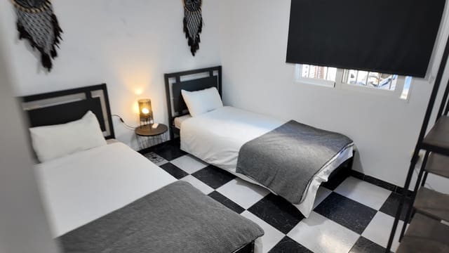 9 quarto Casa em Banda para venda em Castillo Sohail, Fuengirola - 875 000 € (Ref: 9636187)