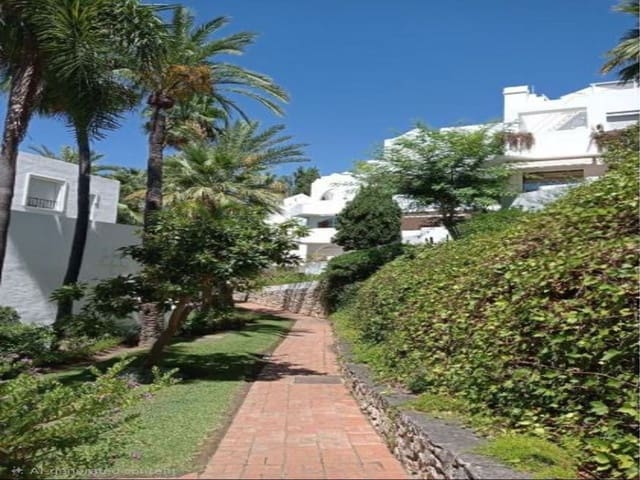 2 bedroom Apartment for sale in Cabopino, Marbella - € 350,000 (Ref: 9638925)