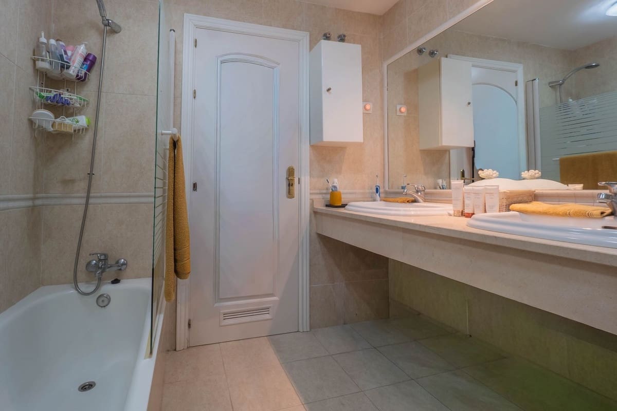 2 Zimmer Haus zu verkaufen in Alhaurin Golf mit Garage - 349.000 € (Ref: 9638928)