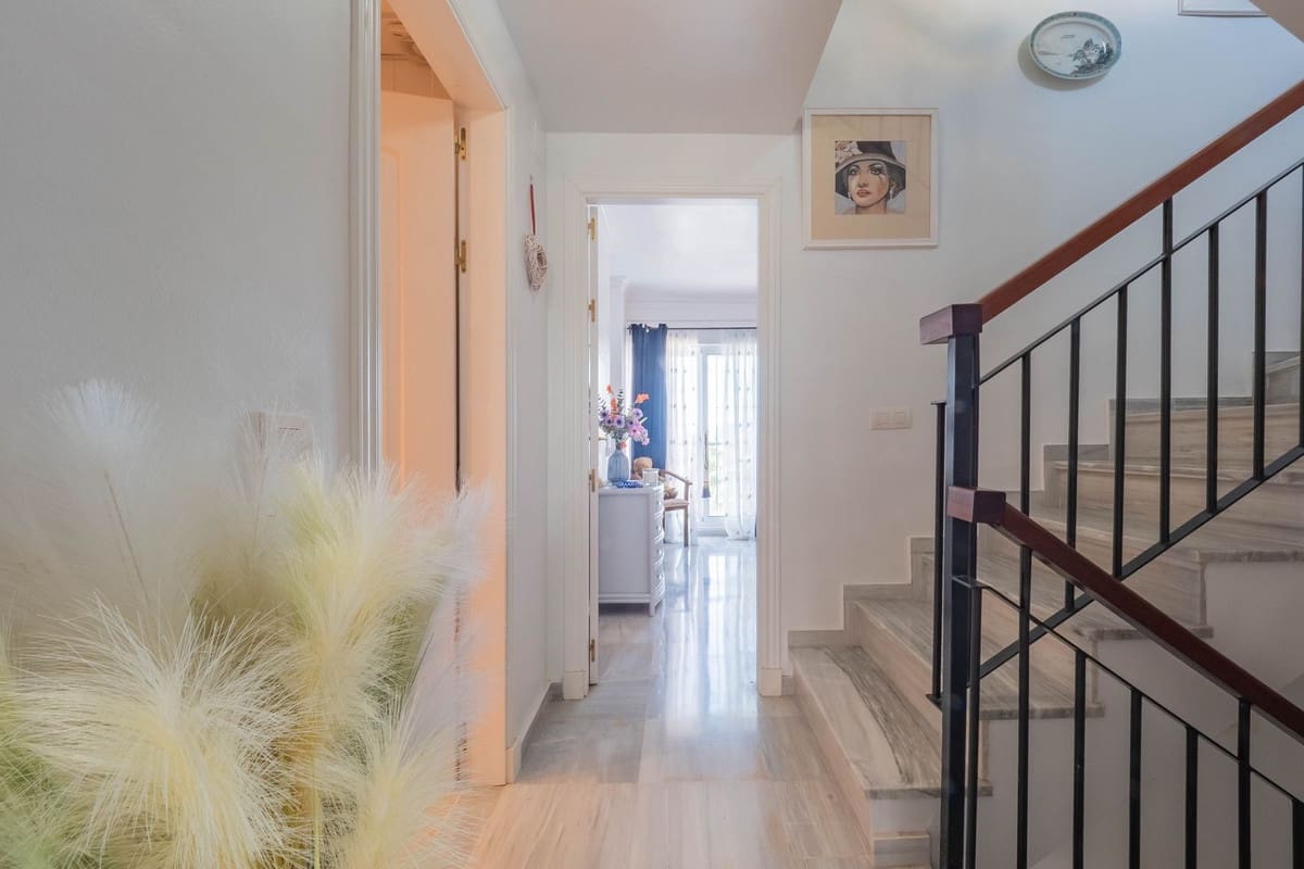 2 Zimmer Haus zu verkaufen in Alhaurin Golf mit Garage - 349.000 € (Ref: 9638928)