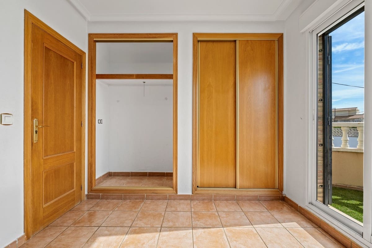 3 sovrum Villa till salu i Orihuela Costa - 369 000 € (Ref: 9643087)