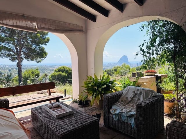 3 bedroom Finca/Country House for sale in Pueblo, Calpe / Calp - € 895,000 (Ref: 9643112)