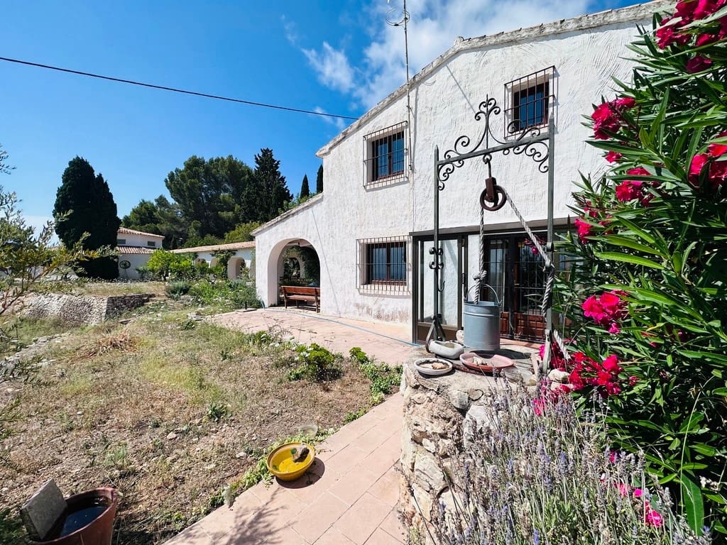 3 bedroom Finca/Country House for sale in Calpe / Calp - € 895,000 (Ref: 9643112)