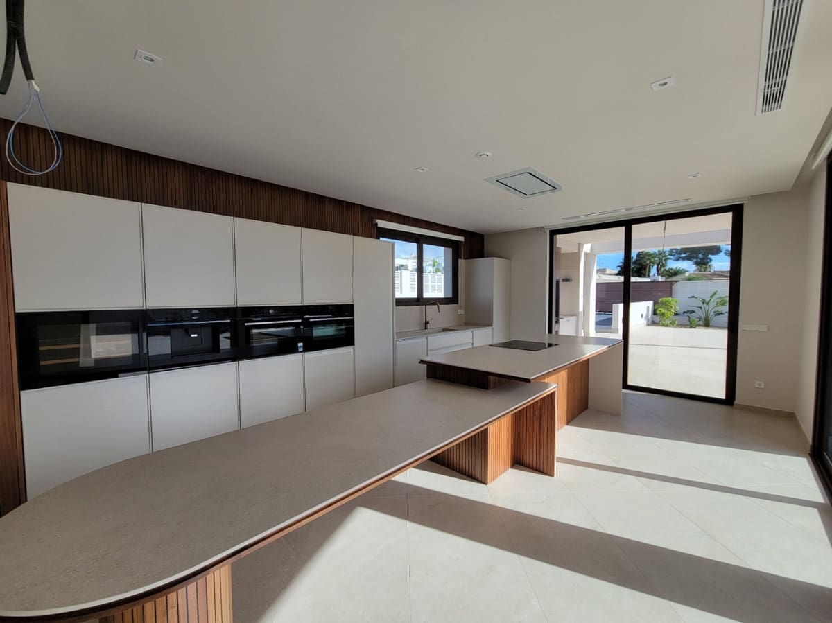 5 soveværelse Villa til salg i Calpe / Calp - € 1.550.000 (Ref: 9643127)