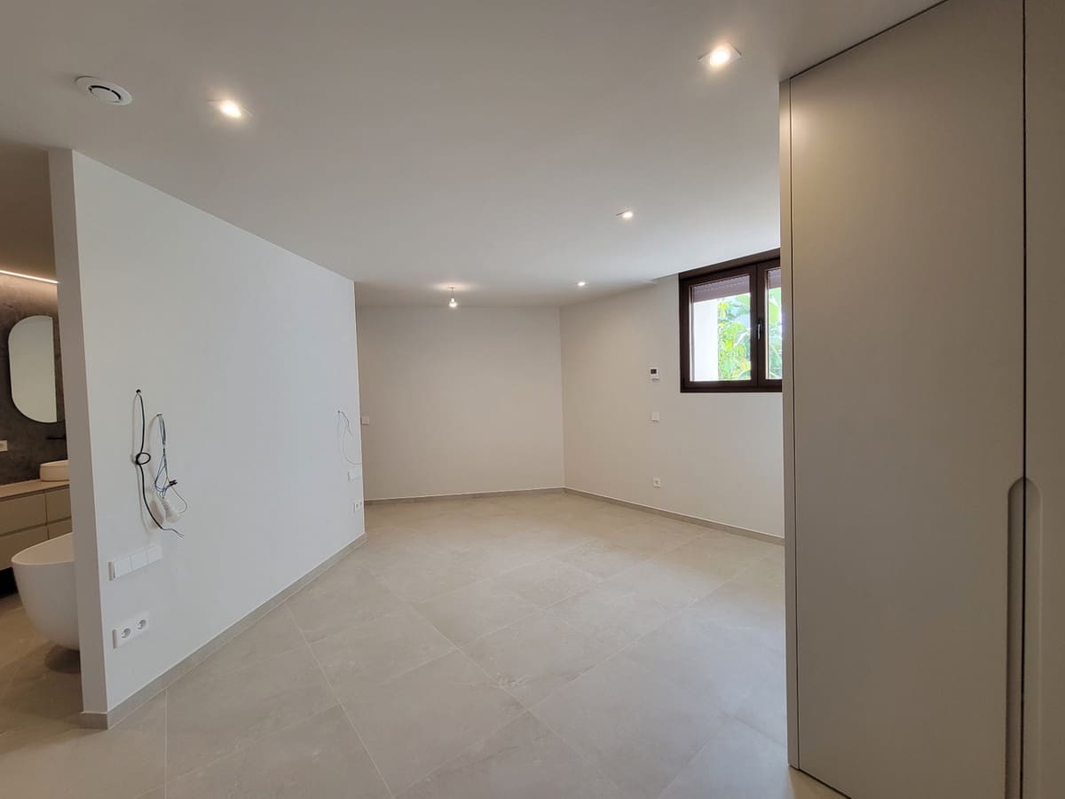 5 soveværelse Villa til salg i Calpe / Calp - € 1.550.000 (Ref: 9643127)