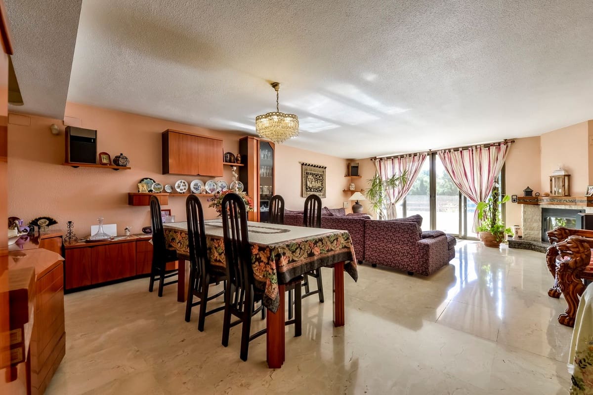 6 bedroom Villa for sale in Benidorm - € 860,000 (Ref: 9643130)