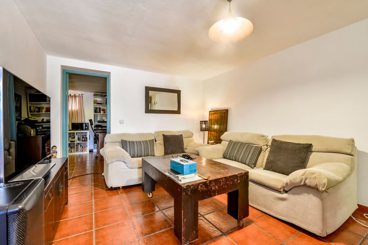 6 bedroom Villa for sale in Benidorm - € 860,000 (Ref: 9643130)