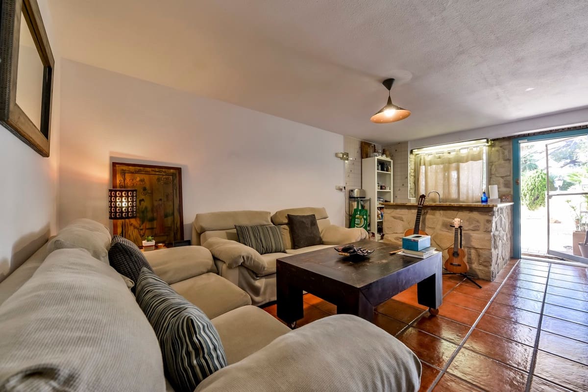 6 bedroom Villa for sale in Benidorm - € 860,000 (Ref: 9643130)