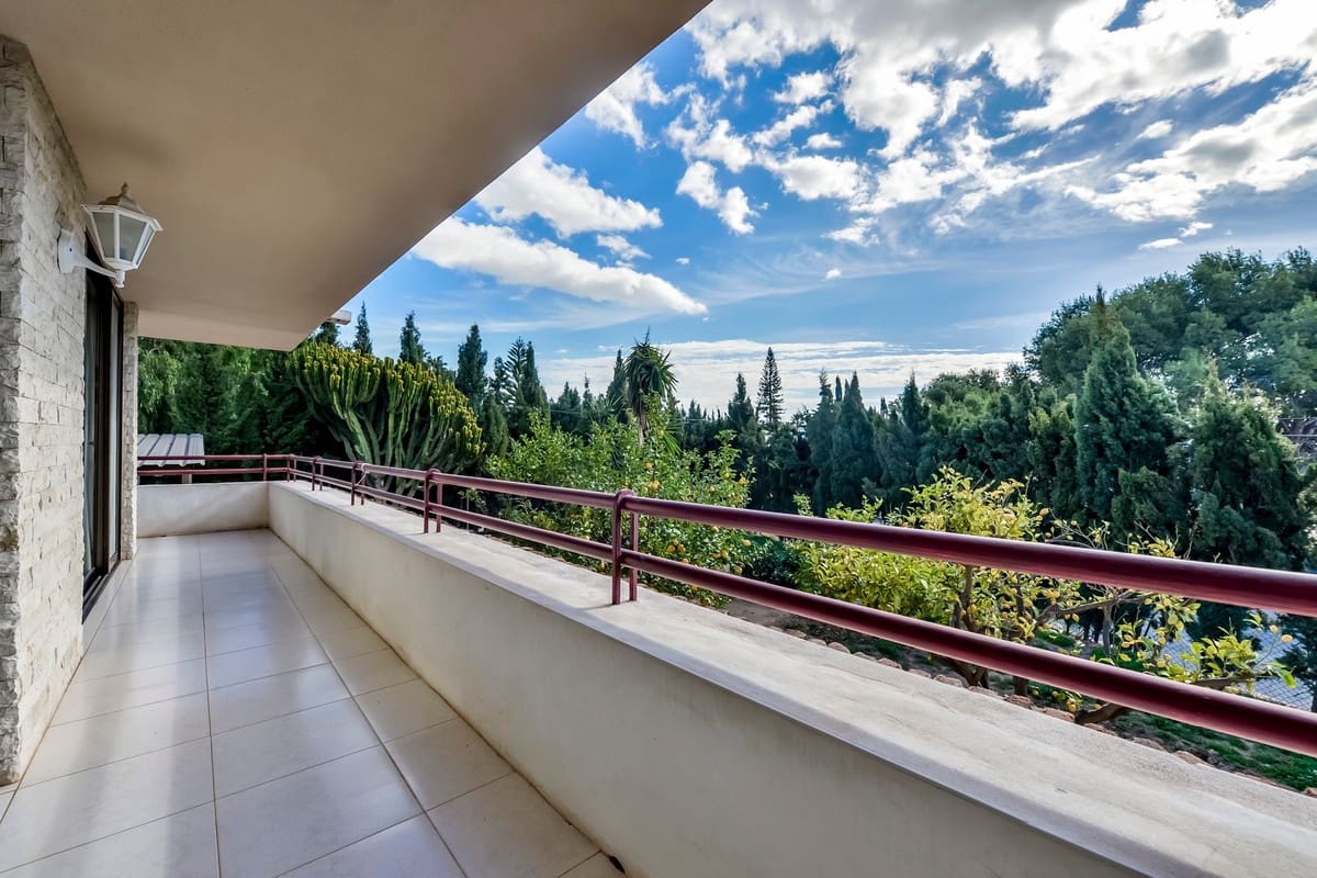 6 bedroom Villa for sale in Benidorm - € 860,000 (Ref: 9643130)