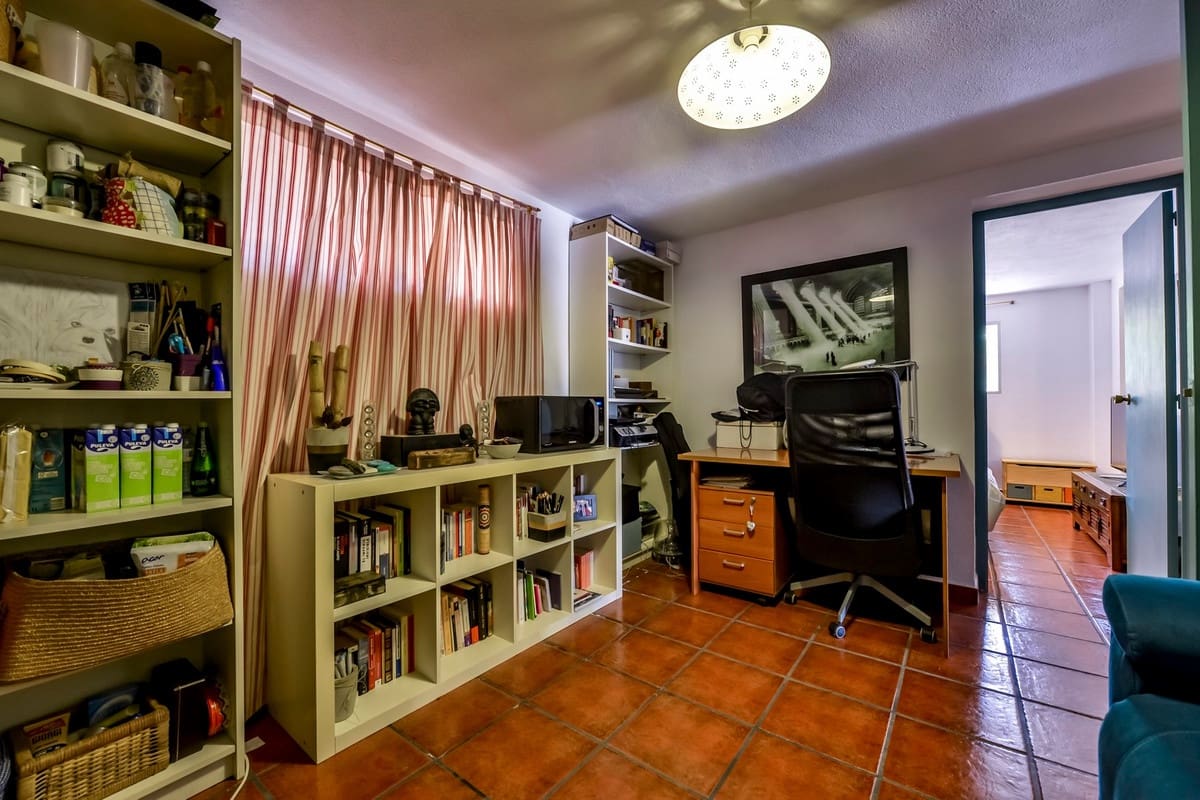 6 bedroom Villa for sale in Benidorm - € 860,000 (Ref: 9643130)