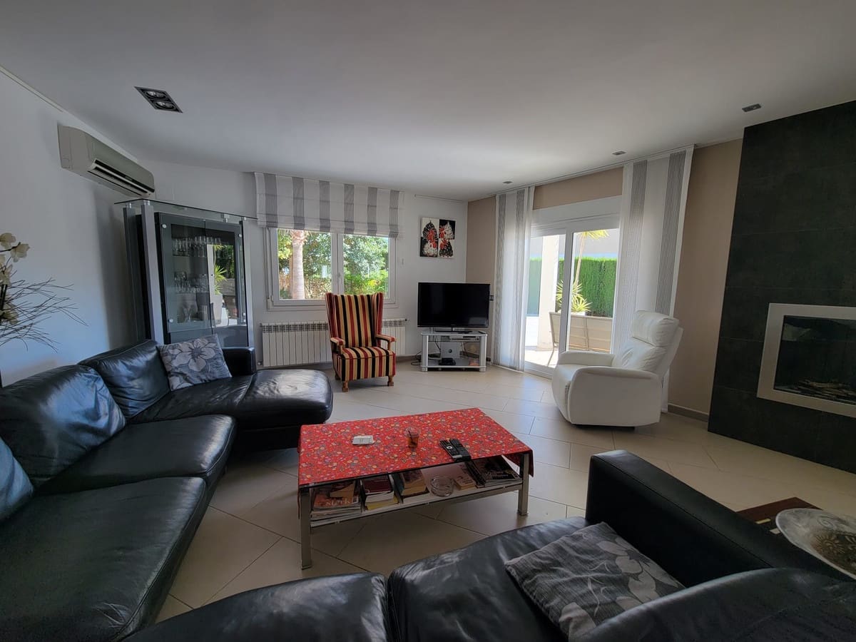 Chalet de 3 habitaciones en Calpe / Calp en venta - 995.000 € (Ref: 9643131)