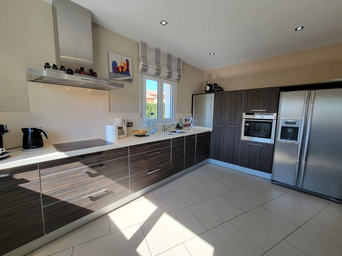 Chalet de 3 habitaciones en Calpe / Calp en venta - 995.000 € (Ref: 9643131)