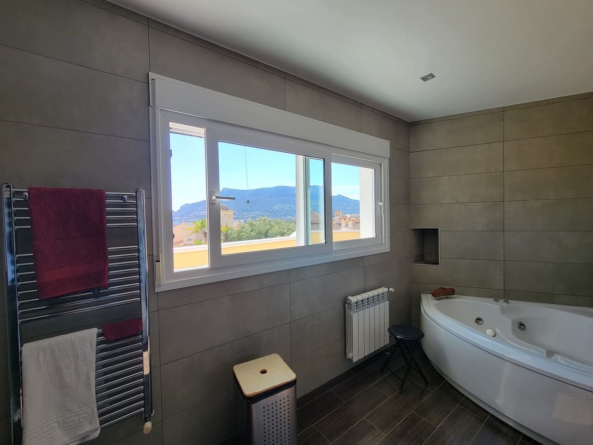 Chalet de 3 habitaciones en Calpe / Calp en venta - 995.000 € (Ref: 9643131)