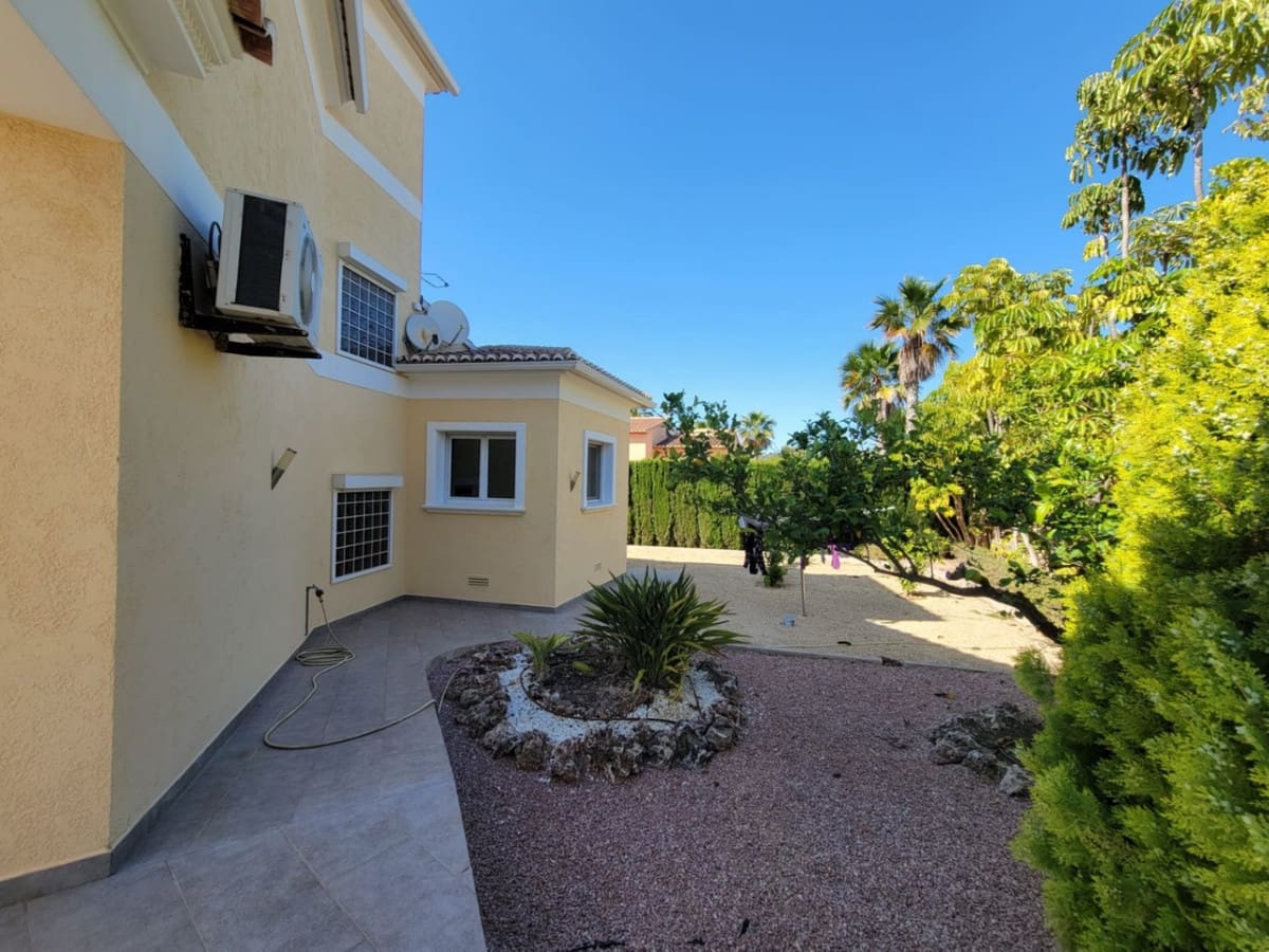 Chalet de 3 habitaciones en Calpe / Calp en venta - 995.000 € (Ref: 9643131)