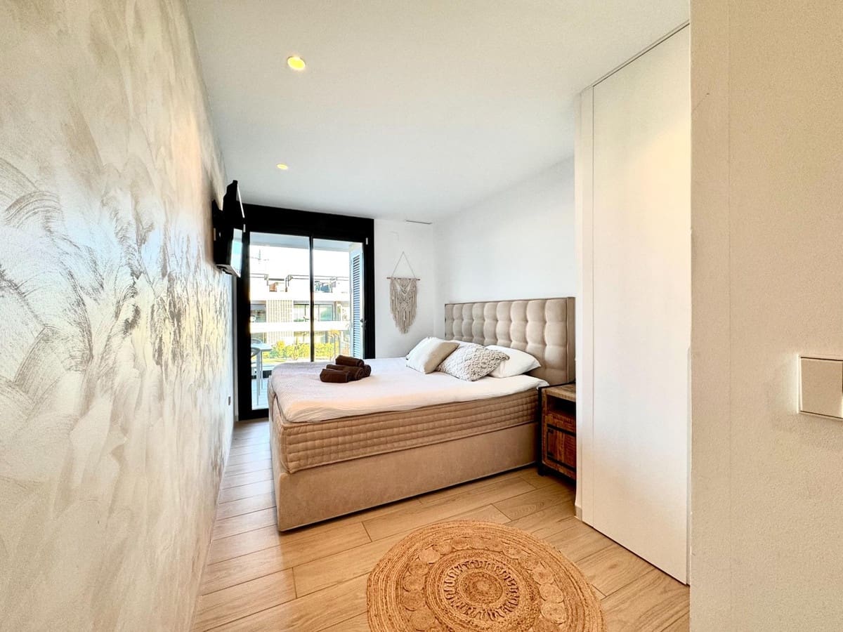 Apartamento de 2 habitaciones en Los Alcázares en venta - 347.000 € (Ref: 9643135)