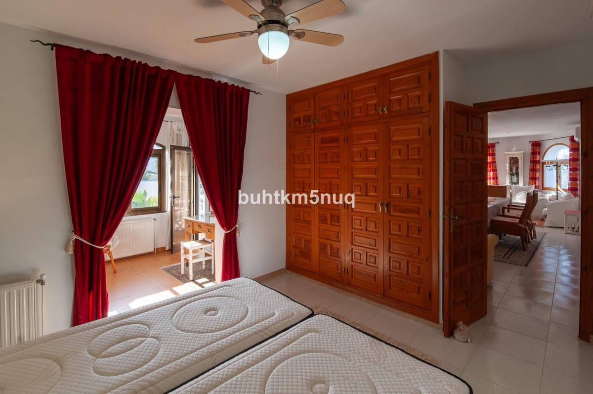 3 soverom Villa til salgs i Calpe / Calp - € 545 000 (Ref: 9643160)