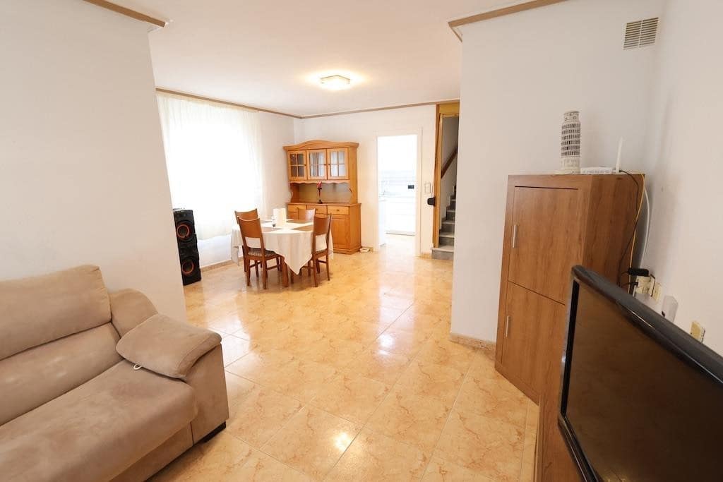 Casa de 3 habitaciones en Torrevieja en venta - 205.000 € (Ref: 9643161)