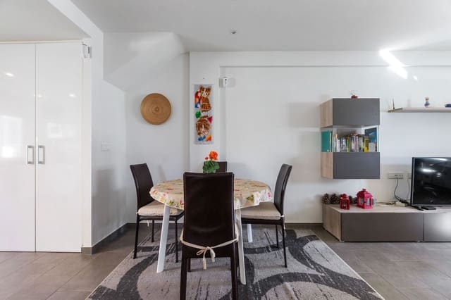 Apartamento de 2 habitaciones en Las Piscinas Naturales, Torrevieja en venta - 265.000 € (Ref: 9643162)