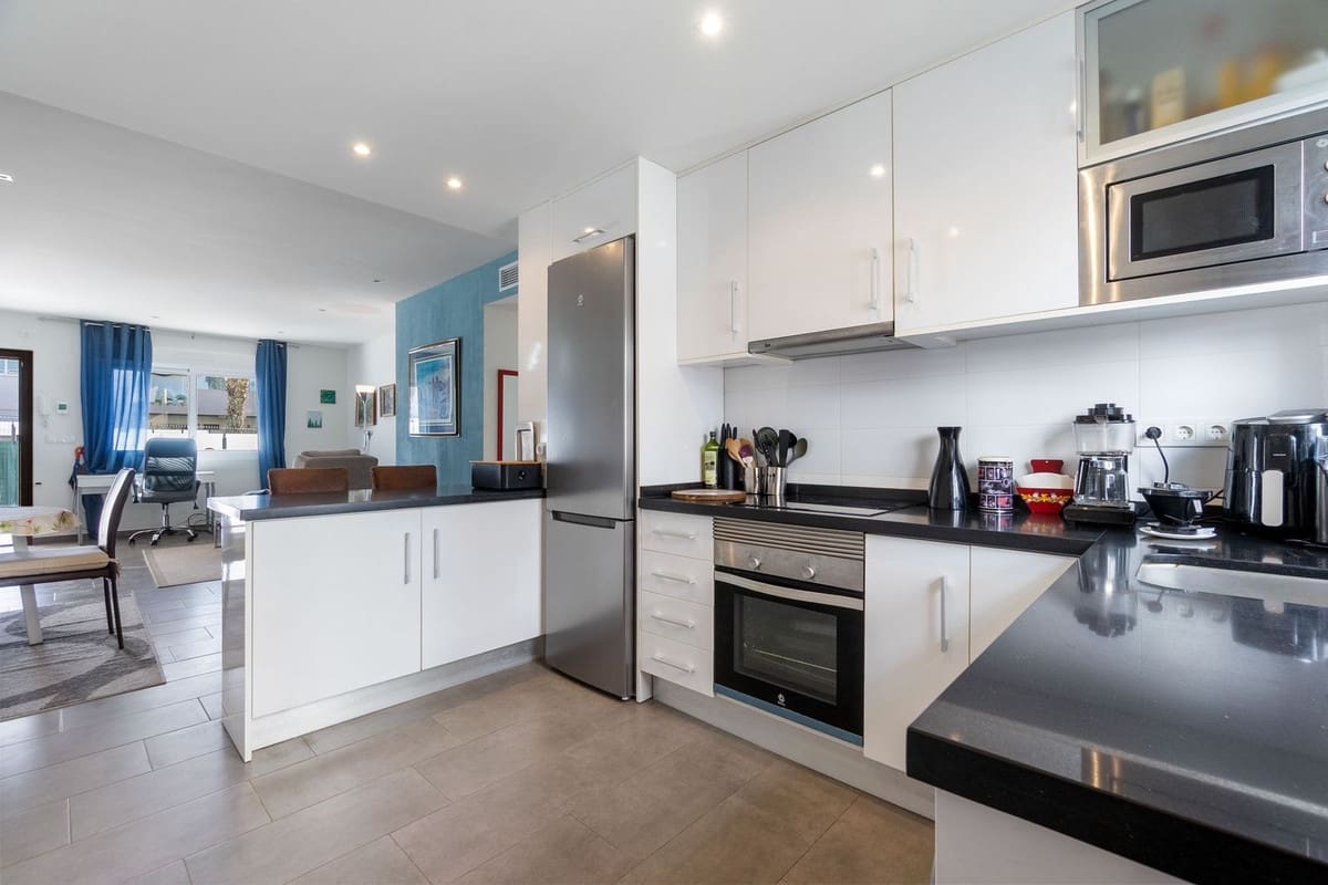 2 Zimmer Apartment zu verkaufen in Torrevieja - 265.000 € (Ref: 9643162)