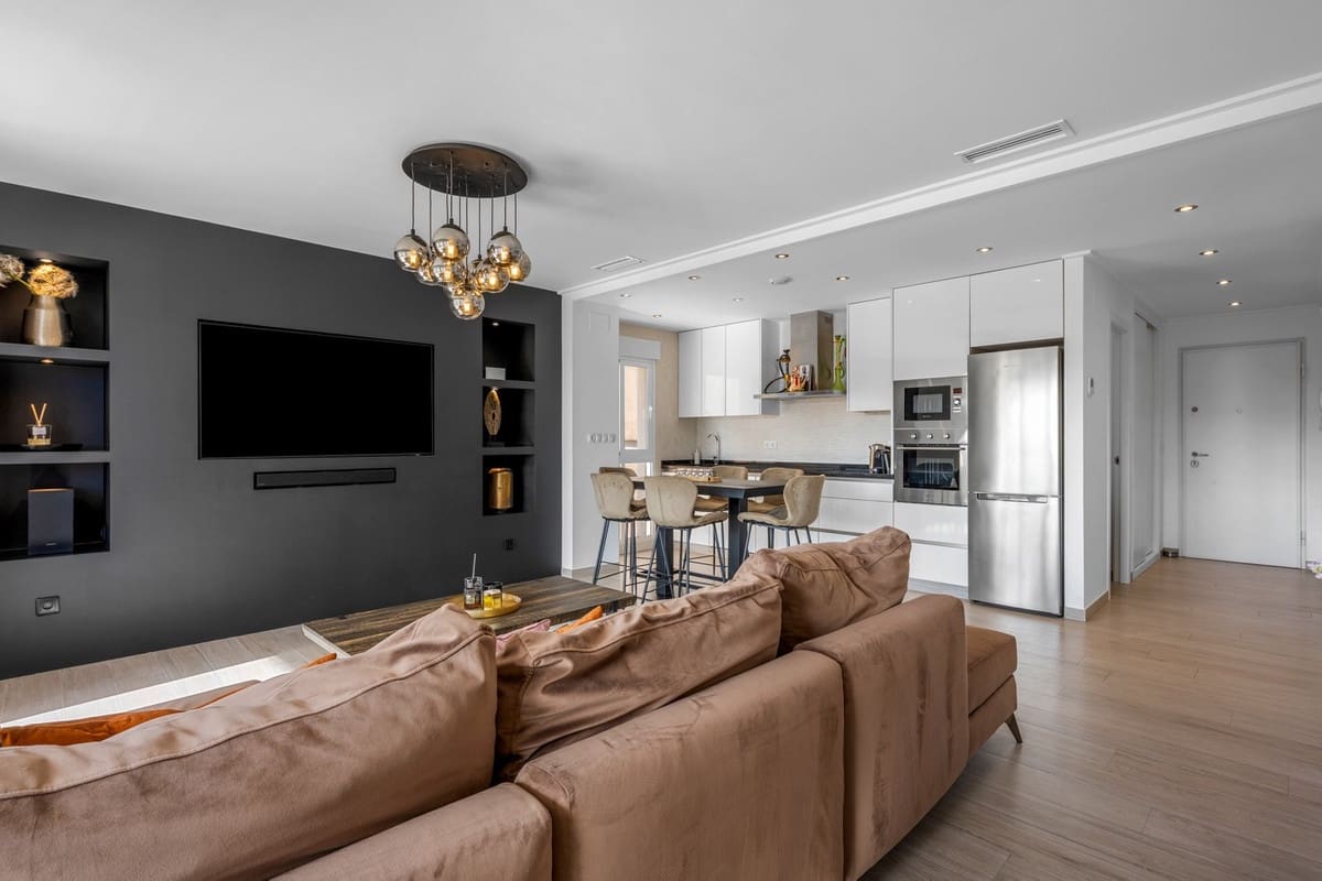 Apartamento de 3 habitaciones en Villamartin en venta - 349.900 € (Ref: 9643168)