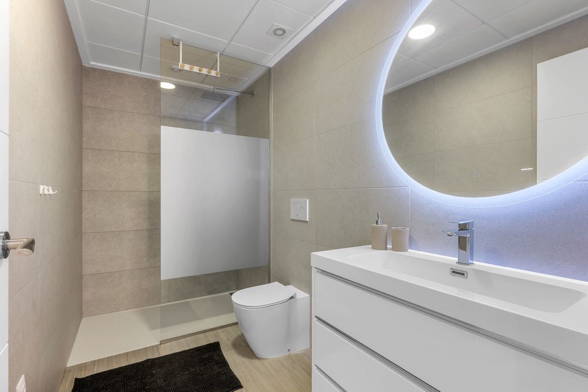 Apartamento de 3 habitaciones en Villamartin en venta - 349.900 € (Ref: 9643168)