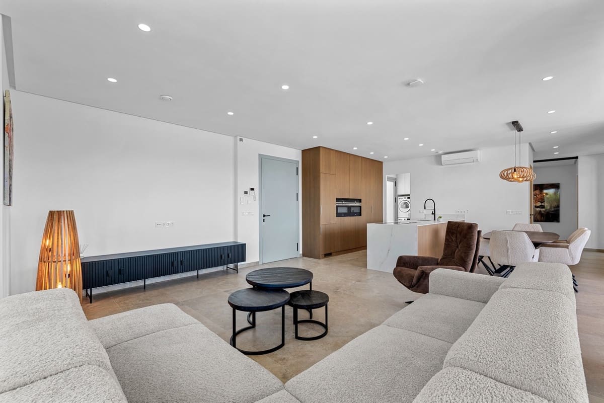 Chalet de 4 habitaciones en Benijófar en venta - 1.495.000 € (Ref: 9643174)