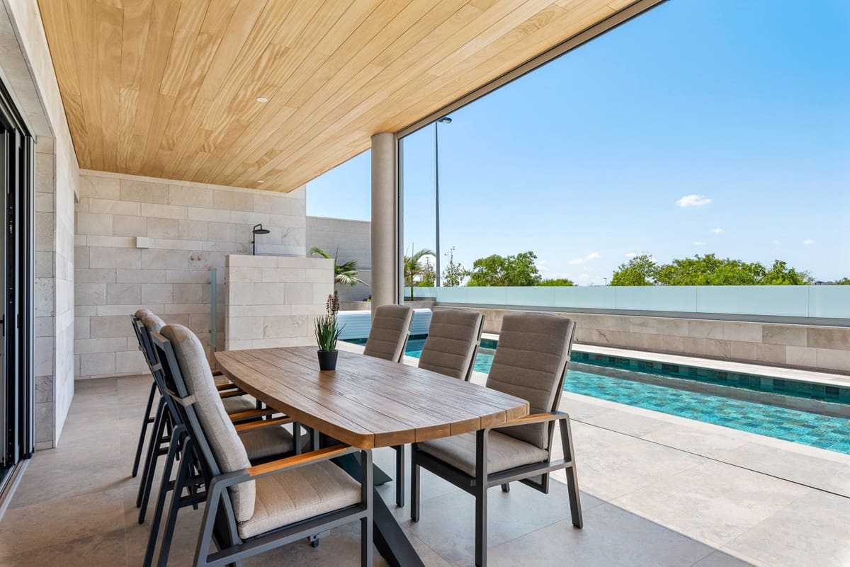 Chalet de 4 habitaciones en Benijófar en venta - 1.495.000 € (Ref: 9643174)