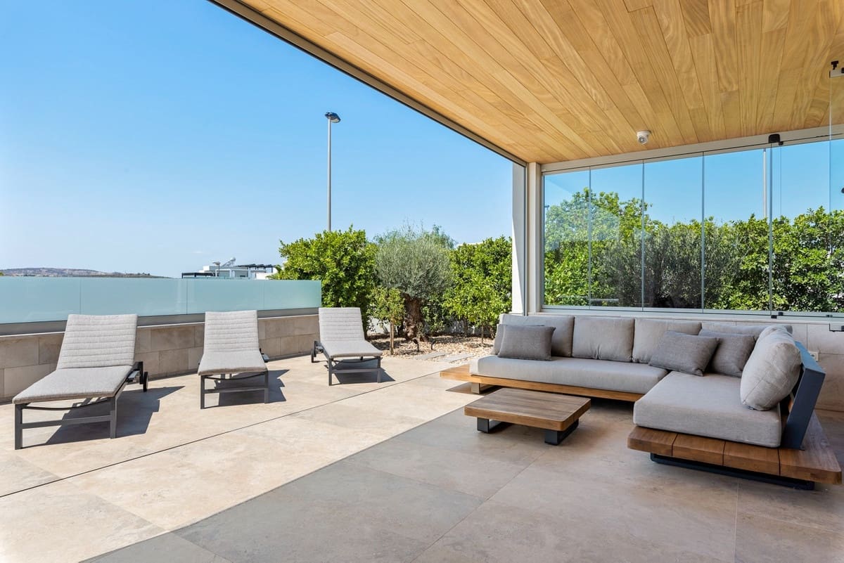 Chalet de 4 habitaciones en Benijófar en venta - 1.495.000 € (Ref: 9643174)