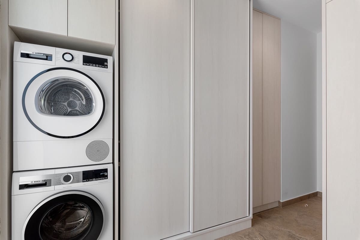 Chalet de 4 habitaciones en Benijófar en venta - 1.495.000 € (Ref: 9643174)