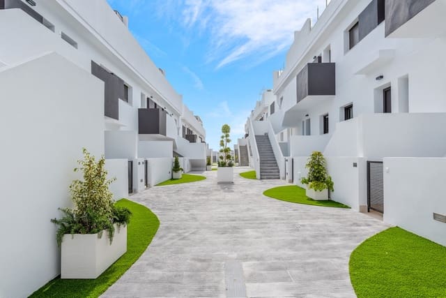 3 bedroom Apartment for sale in Los Balcones - € 349,000 (Ref: 9643176)