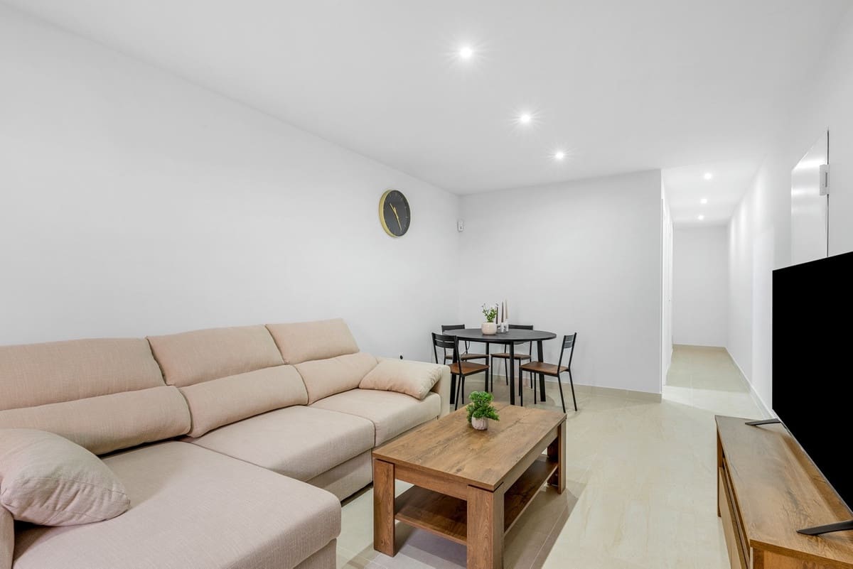 3 bedroom Apartment for sale in Los Balcones - € 349,000 (Ref: 9643176)