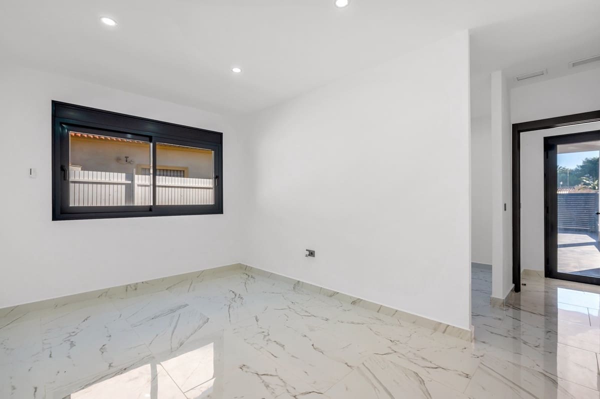 4 makuuhuone Huvila myytävänä paikassa Campoamor - 985 000 € (Ref: 9643179)