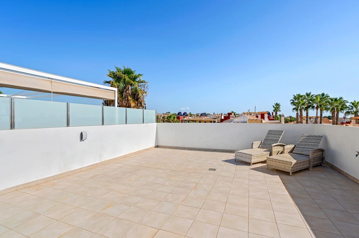 Casa de 3 habitaciones en Doña Pepa en venta - 379.000 € (Ref: 9643204)