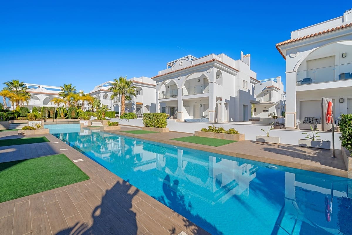 Casa de 3 habitaciones en Doña Pepa en venta - 379.000 € (Ref: 9643204)