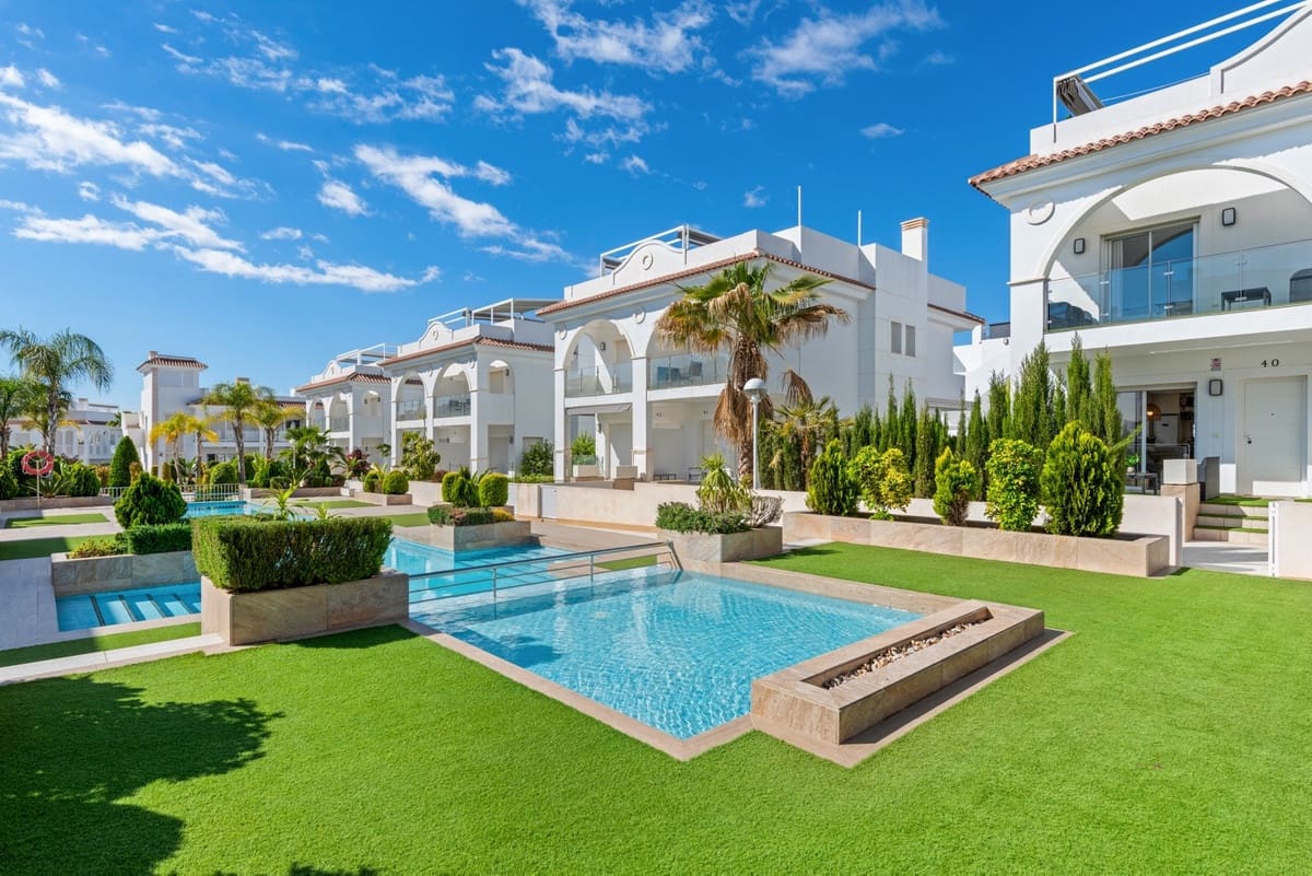 Casa de 3 habitaciones en Doña Pepa en venta - 379.000 € (Ref: 9643204)