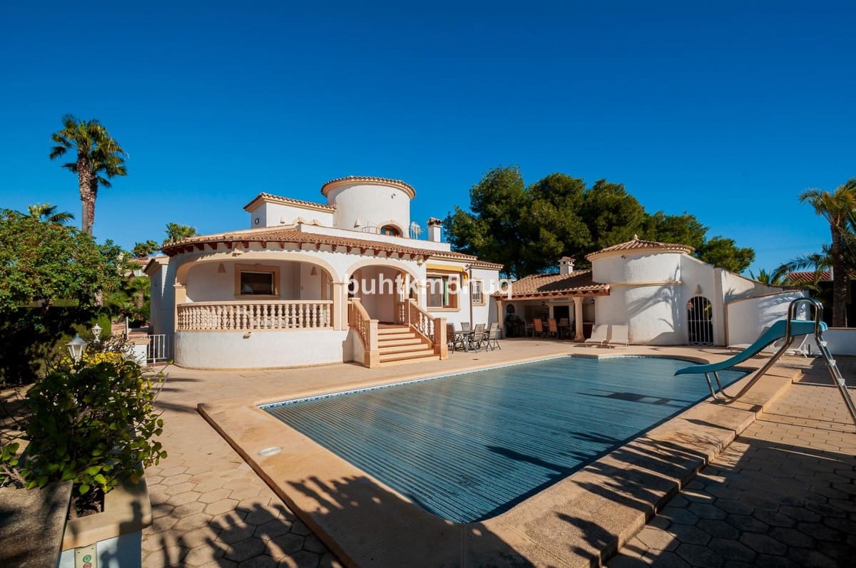 4 soveværelse Villa til salg i Calpe / Calp - € 780.000 (Ref: 9643207)