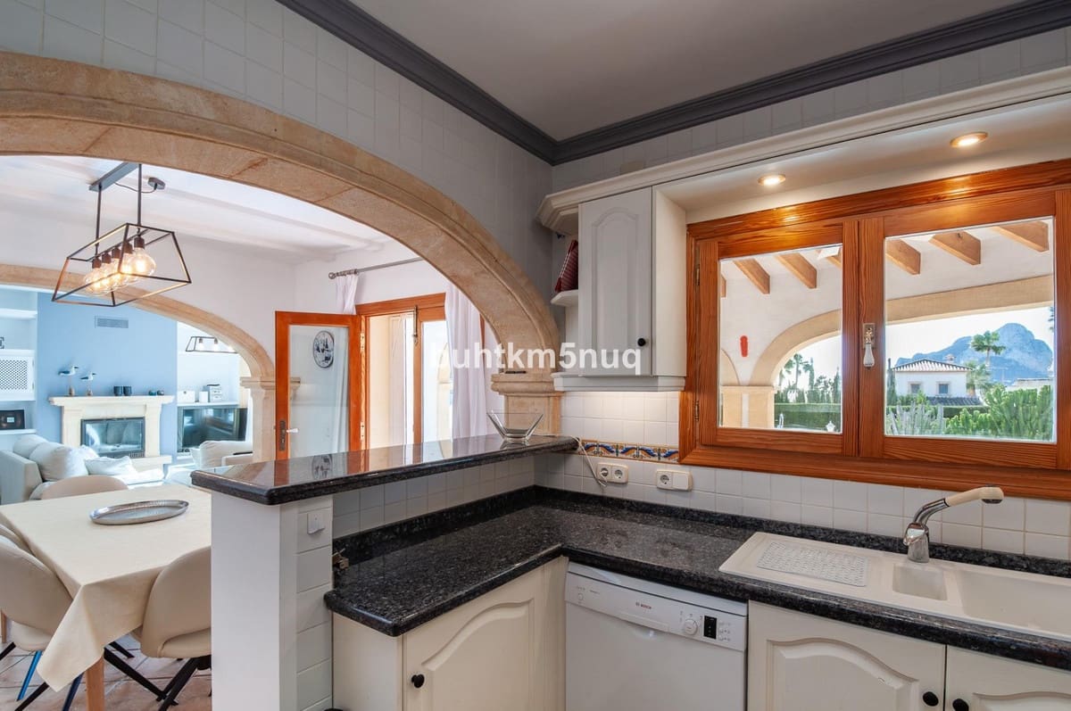 4 soveværelse Villa til salg i Calpe / Calp - € 780.000 (Ref: 9643207)