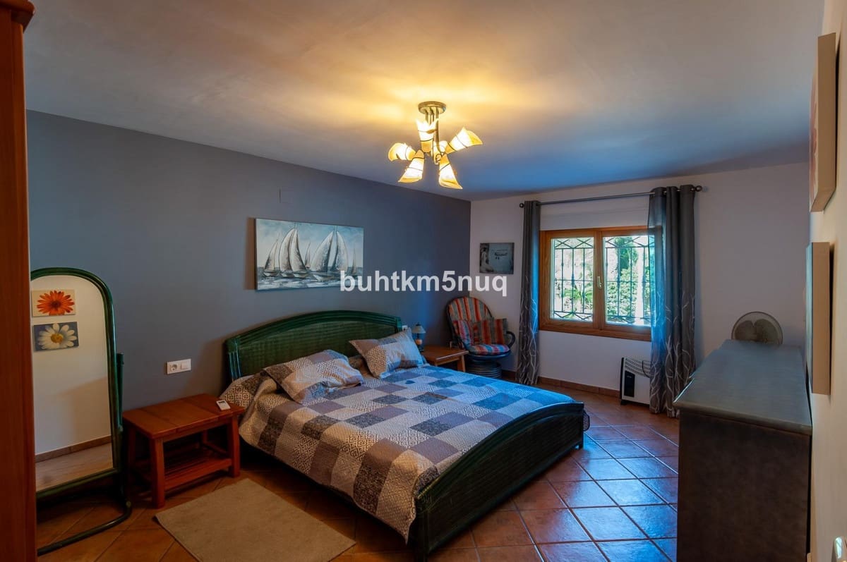 4 soveværelse Villa til salg i Calpe / Calp - € 780.000 (Ref: 9643207)