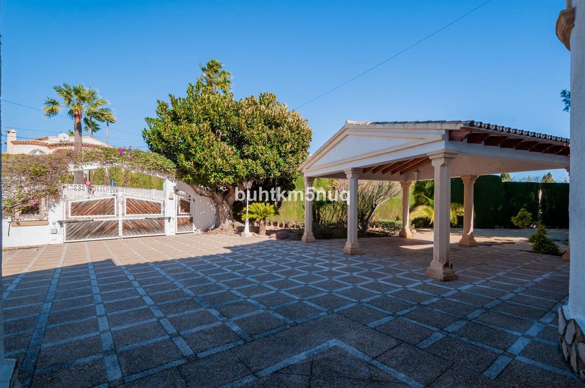 4 soveværelse Villa til salg i Calpe / Calp - € 780.000 (Ref: 9643207)