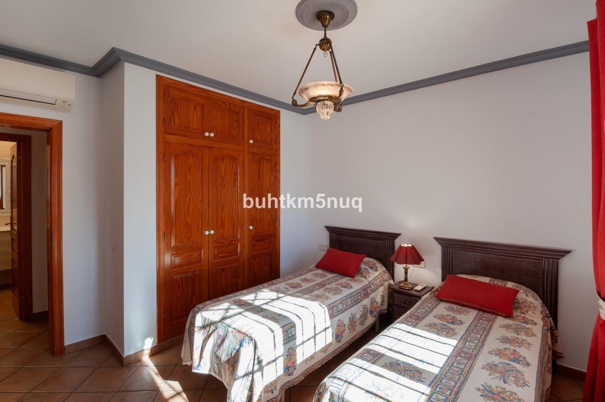 4 soveværelse Villa til salg i Calpe / Calp - € 780.000 (Ref: 9643207)